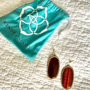 Gorgeous Danielle Kendra Scott earrings